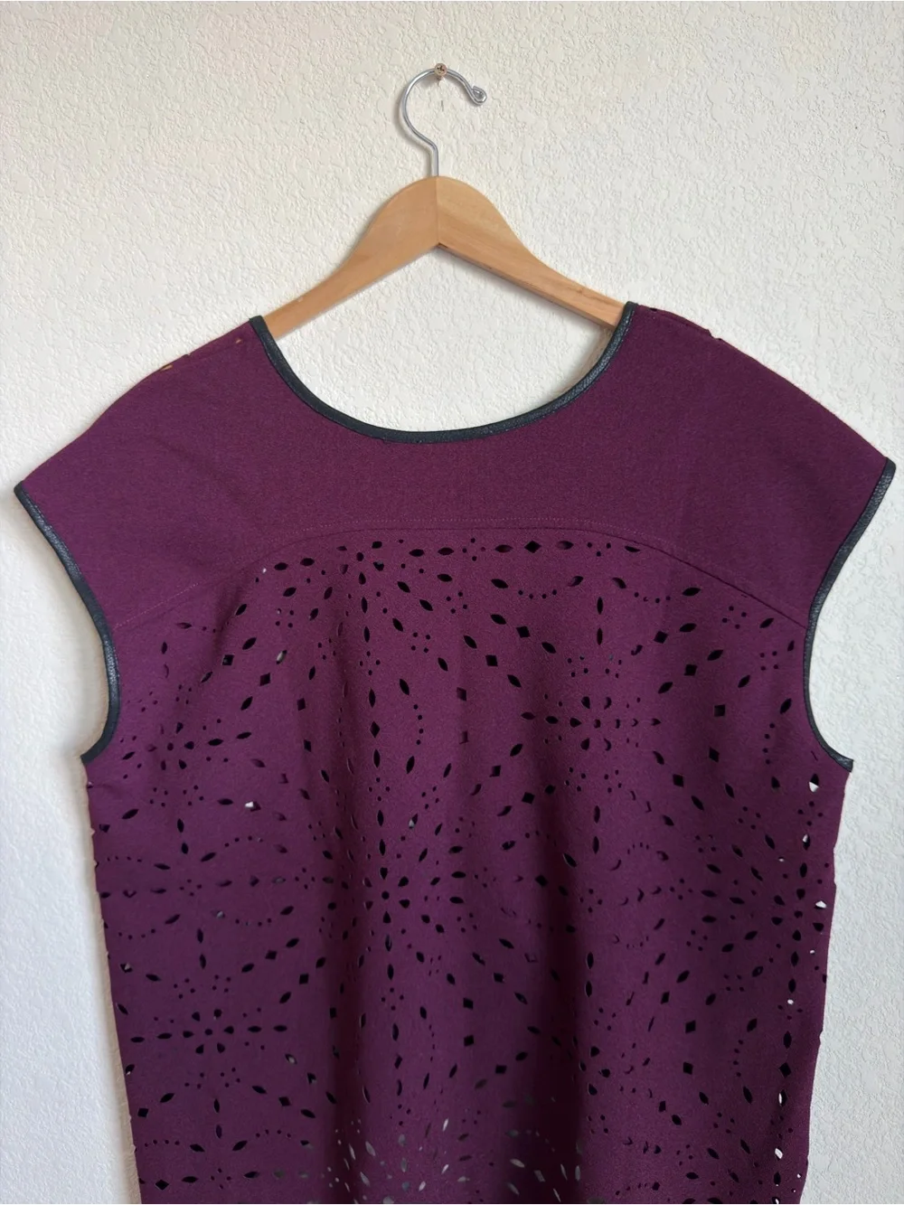 Alberto Makali Laser Cut High Low Blouse XL Purple Faux Leather Trim Artsy EUC